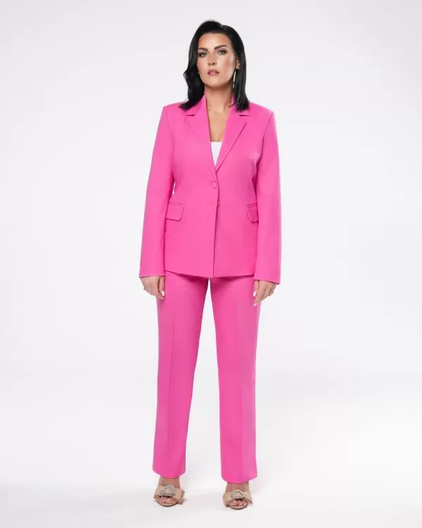 Różowy garnitur damski