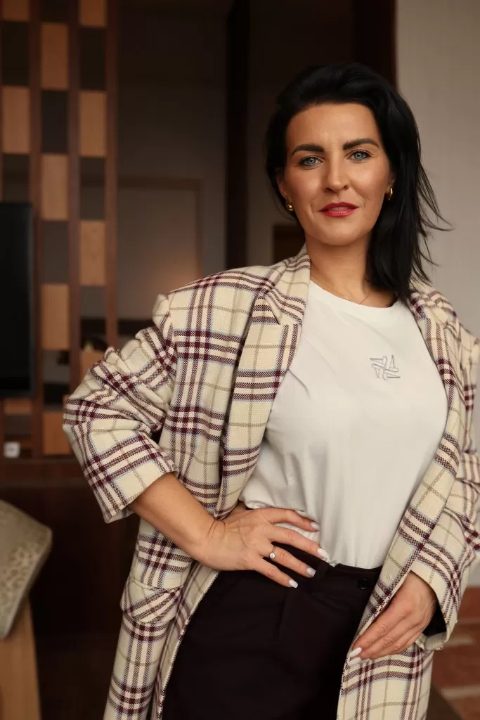 Biały T-shirt damski