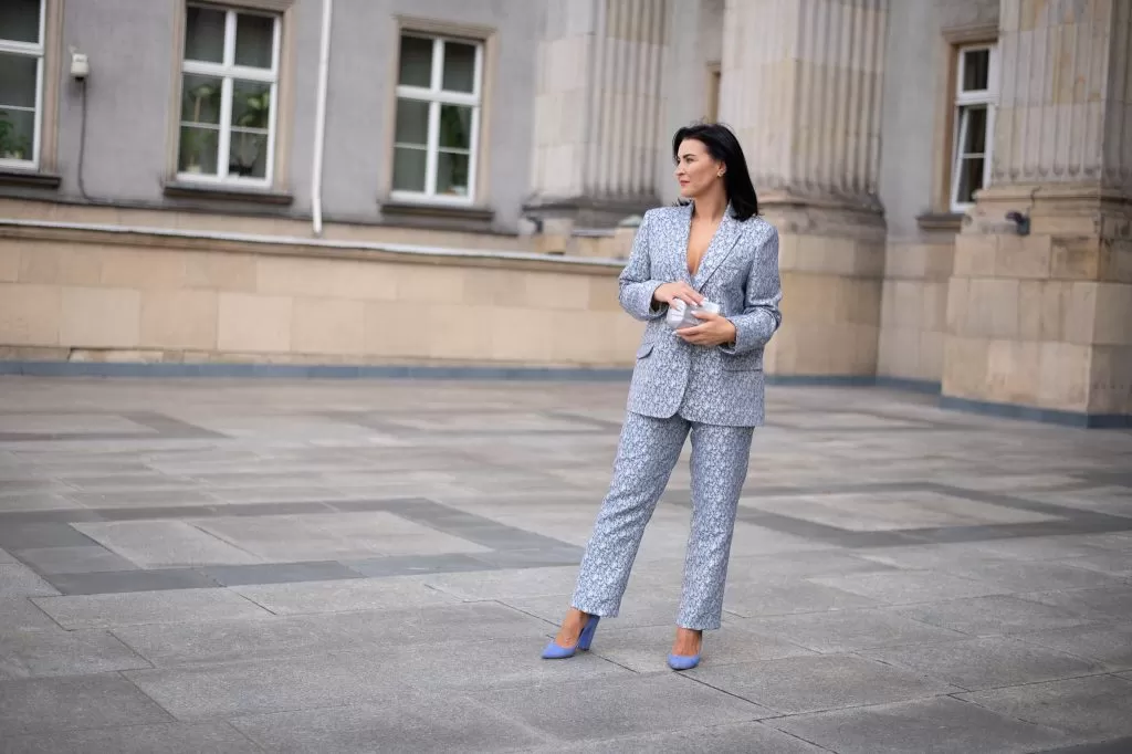 jak odczarować garnitur damski