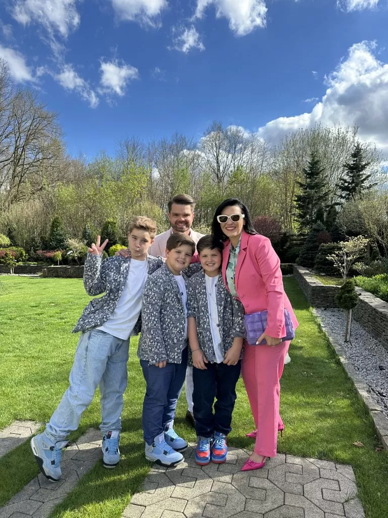 różowy garnitur, garnitur damski