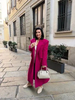 Wełniany płaszcz w kolorze fuksjowym