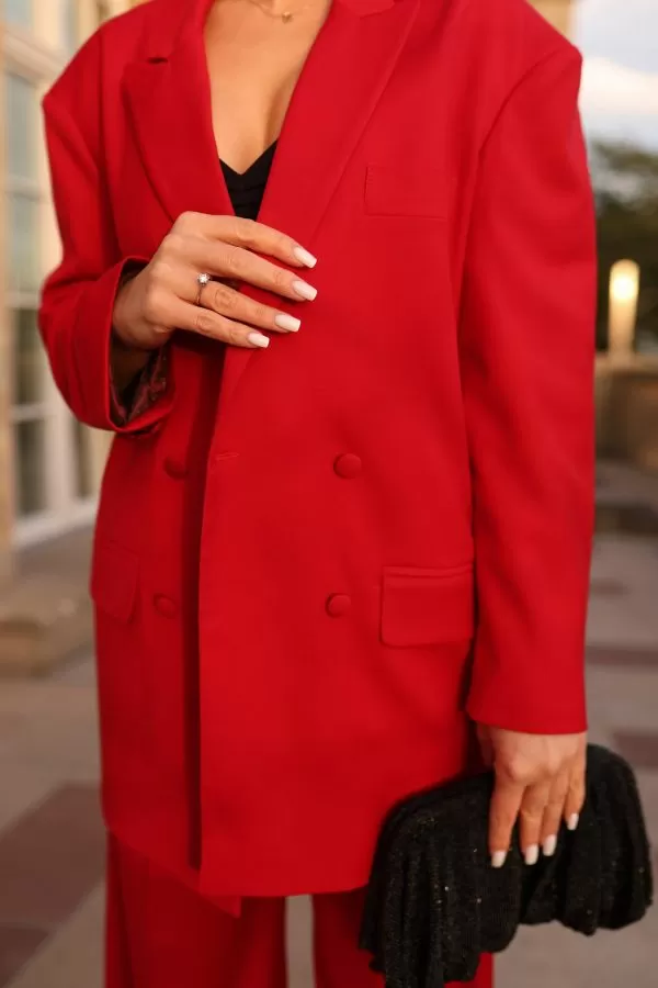 Czerwony garnitur damski, marynarka czerwona, wełniany garnitur