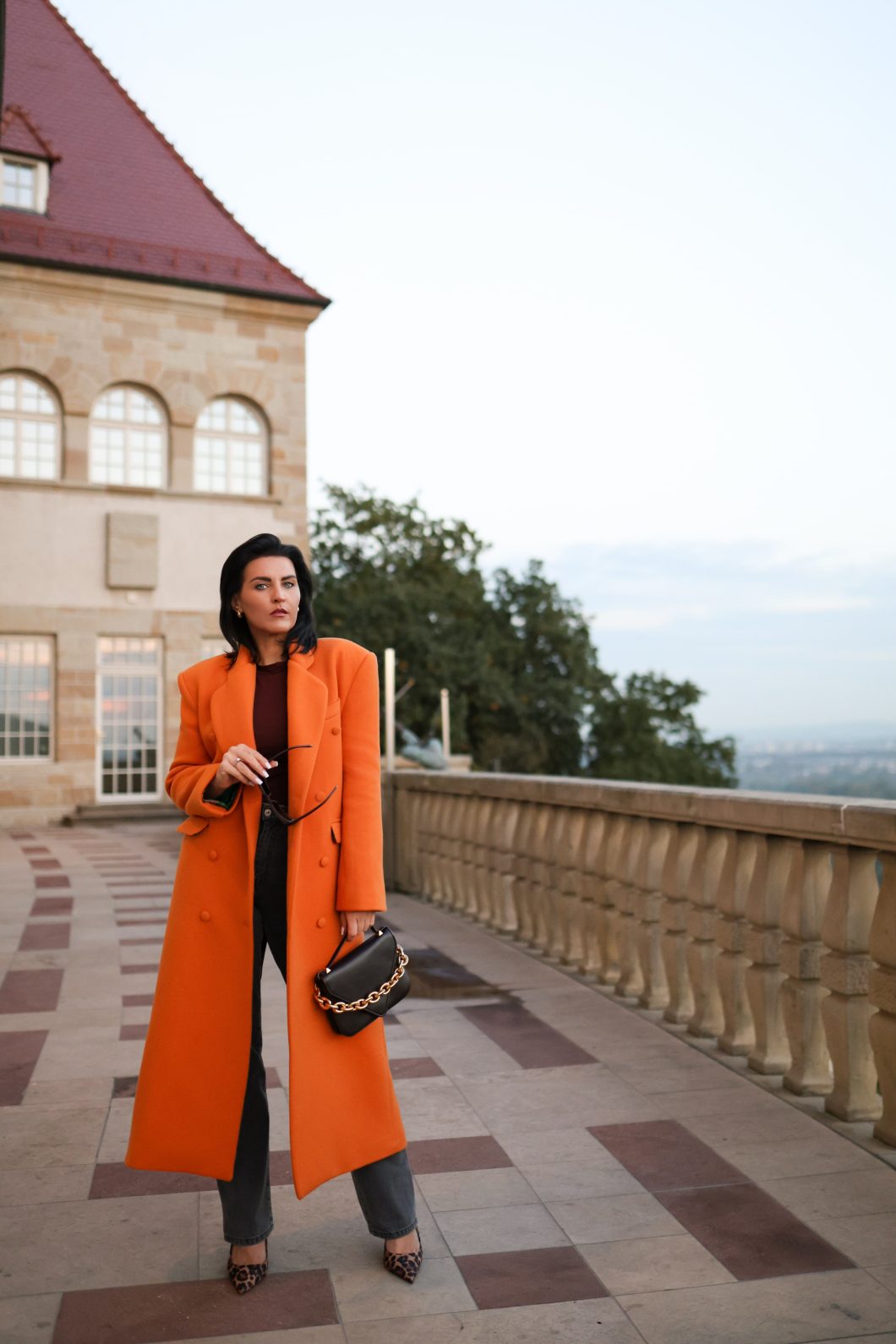 WEŁNIANY PŁASZCZ DAMSKI WEŁNIANY PŁASZCZ DAMSKI