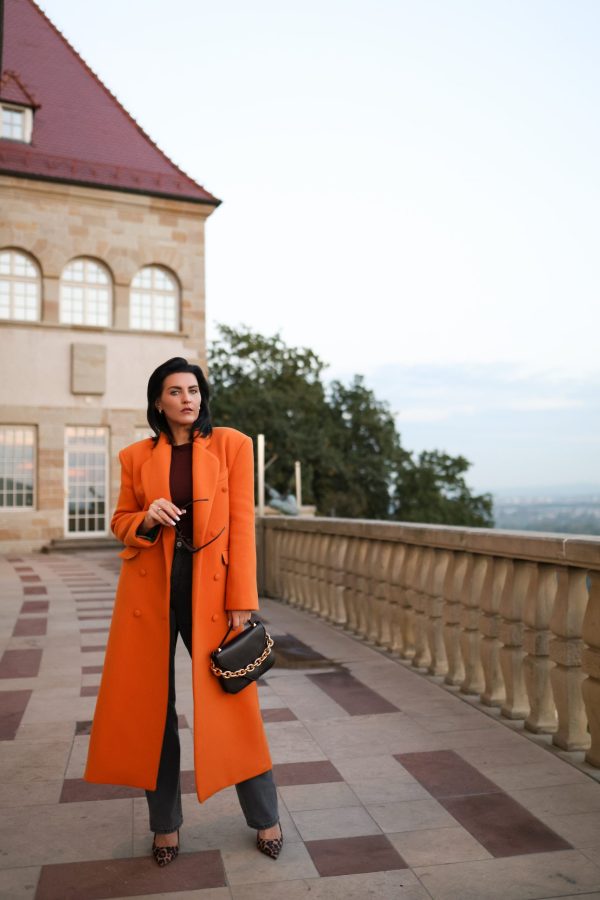 WEŁNIANY PŁASZCZ DAMSKI